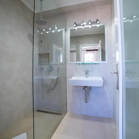 Central Lagos Town Center Apartment Near Marina Exterior photo